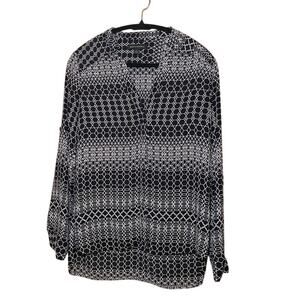 Banana Republic - Black & White Geometric Blouse - Small